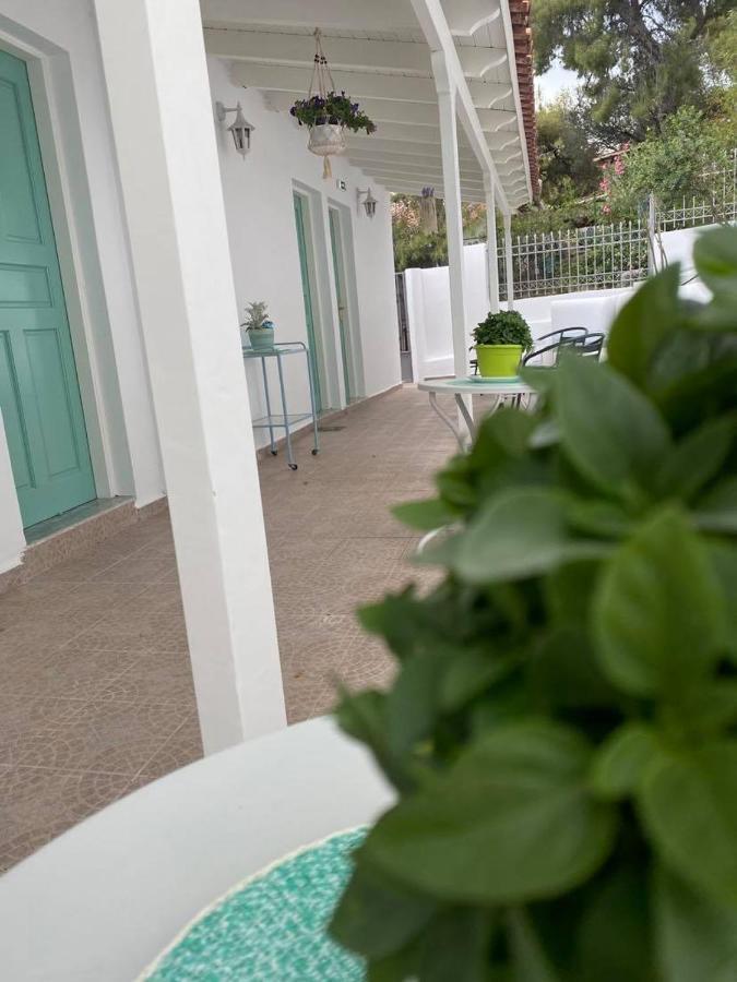 Studios Argyris Poros Town Exterior photo